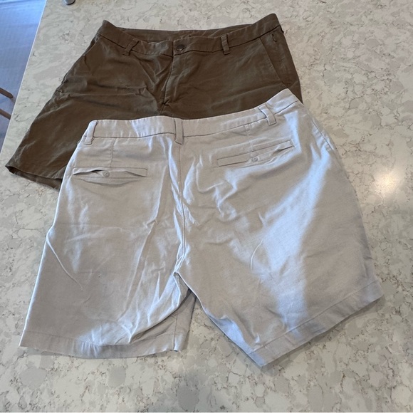 Lululemon - set of 2. Men’s Oxford Commission Classic 7” shorts - Picture 11 of 16